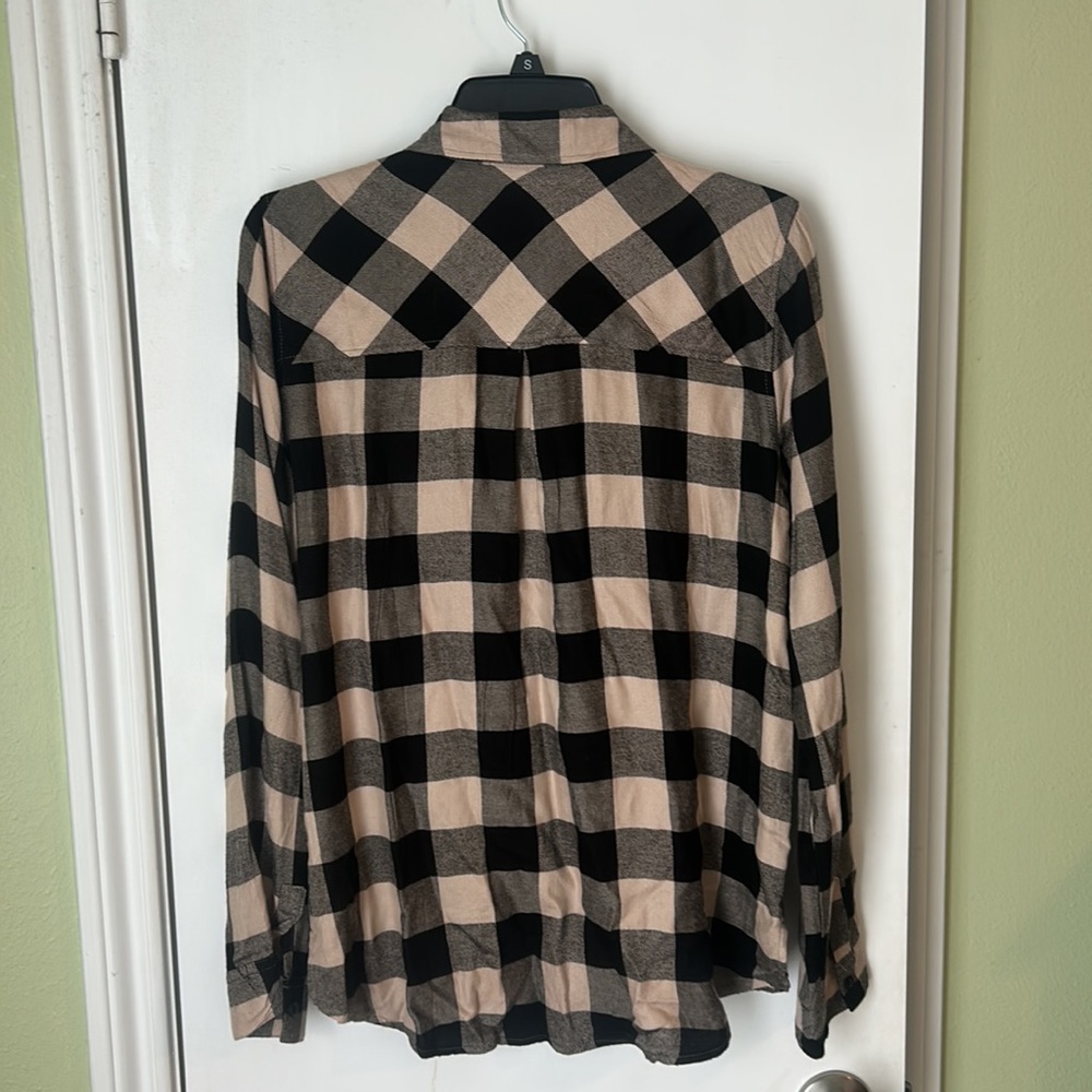 Like new buffalo plaid button down shirt - Picture 3 of 3